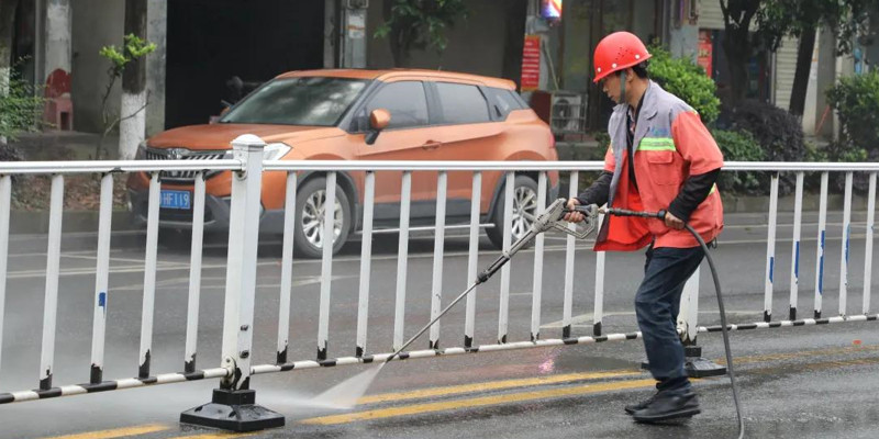 节日我在岗！欧亚国际环卫工人用行动守护龙城